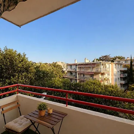 Apartman Charming, Cozy, And Comfortable 2-bedroom Cannes